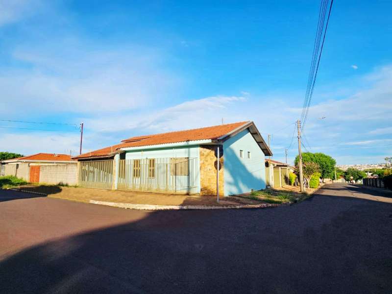 Casa Venda RUA RUI BARBOSA em Jaú